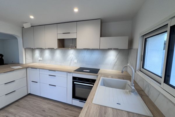 La cuisine lin et bois de Guillaume !, une cuisine réalisée par SoCoo'c Vitrolles