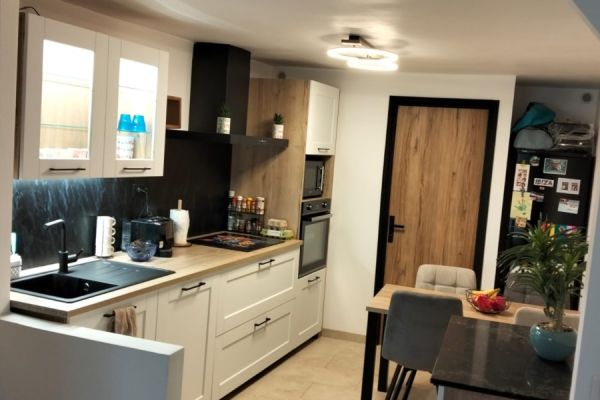 La cuisine campagne de Romain, une cuisine réalisée par SoCoo'c Saint Maximin La Sainte Baume