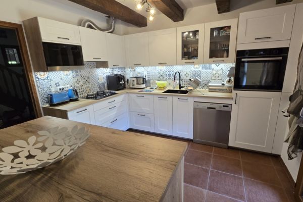 CUISINE BLANC ET BOIS, une cuisine réalisée par SoCoo'c Saint Maximin La Sainte Baume