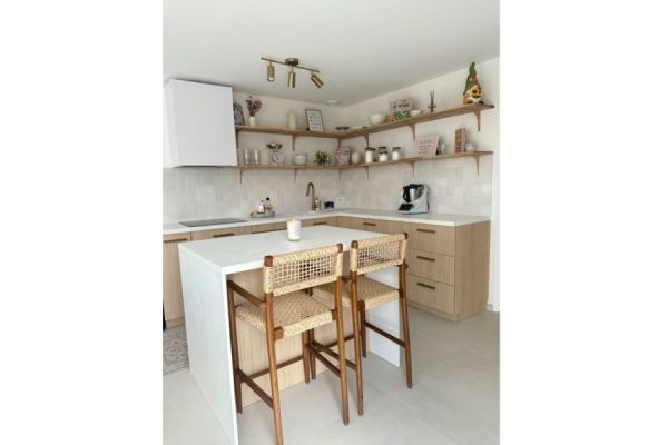 Cuisine chaleureuse et tendance, une cuisine réalisée par SoCoo'c Nantes Basse Goulaine