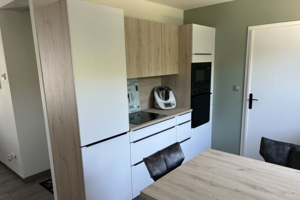 Cuisine Blanche et Chêne doux, une cuisine réalisée par SoCoo'c Metz Augny