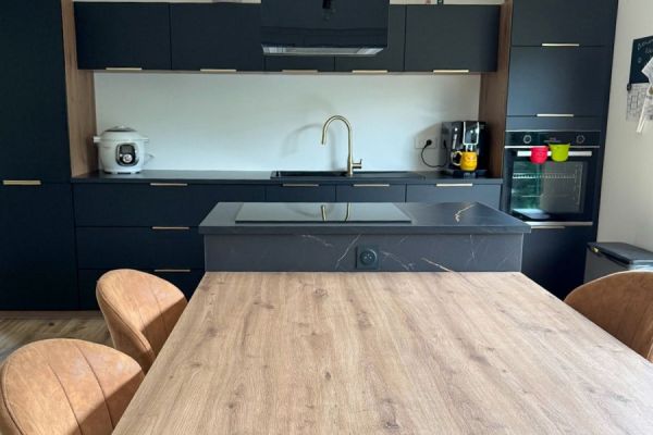 La cuisine noire de Tiffany, une cuisine réalisée par SoCoo'c Valenciennes