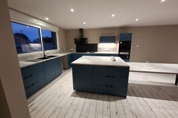 CUISINE BLEU PAON, une cuisine réalisée par SoCoo'c Challans