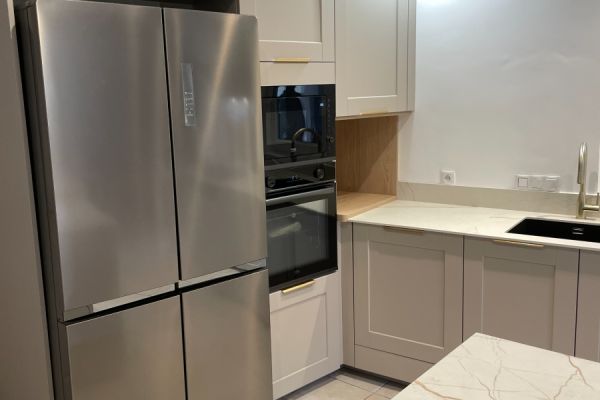 Élégance Moderne au Charme Intemporel, une cuisine réalisée par SoCoo'c Gap