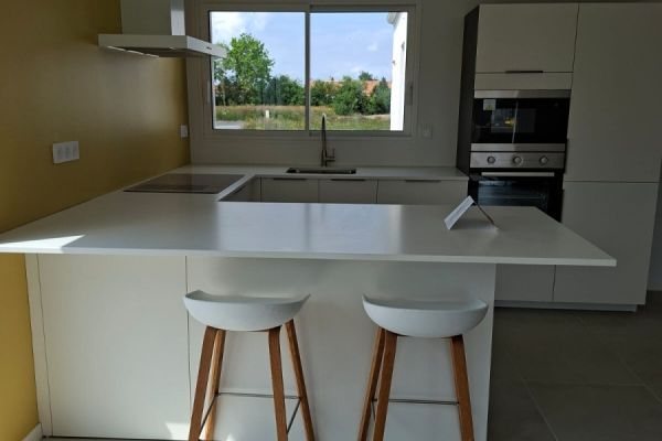 Cuisine plan quartz, une cuisine réalisée par SoCoo'c Challans