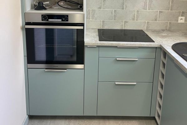 Jolie cuisine bleue Mme P, une cuisine réalisée par SoCoo'c Challans