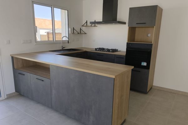CUISINE EQUIPEE EN U HYPER FONCTIONNELLE, une cuisine réalisée par SoCoo'c Les Herbiers