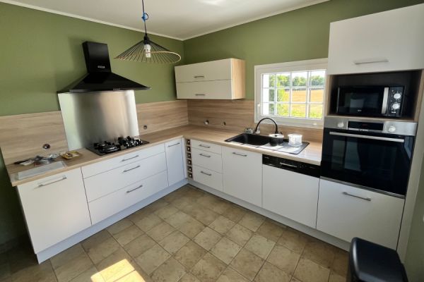 Cuisine équipée en L, une cuisine réalisée par SoCoo'c Quimper