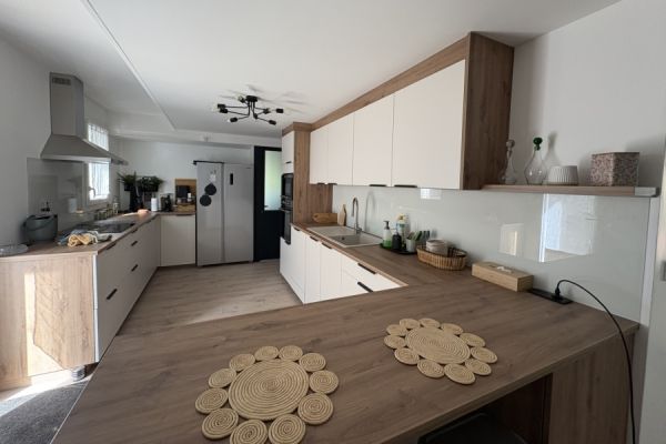 Cuisine Chaleureuse Coloris Cosy, une cuisine réalisée par SoCoo'c Chalon sur Saône