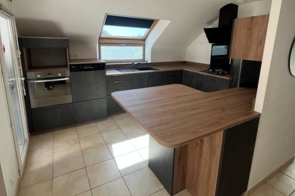 Le béton et bois, mariage de 2 natures..., une cuisine réalisée par SoCoo'c Pontivy