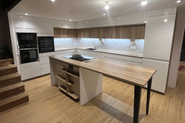La cuisine en mode "pont", une cuisine réalisée par SoCoo'c Pontivy