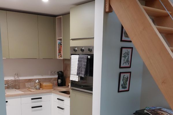 Petit espace optimisé, une cuisine réalisée par SoCoo'c Bergerac