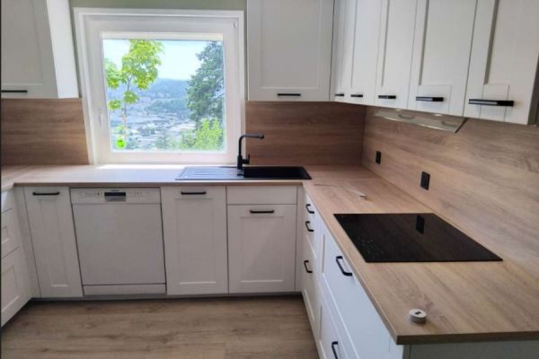 Cuisine Blanche et bois, une cuisine réalisée par SoCoo'c Saint Etienne