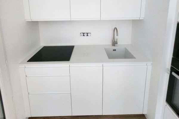 cuisine compact et moderne, une cuisine réalisée par SoCoo'c Royan