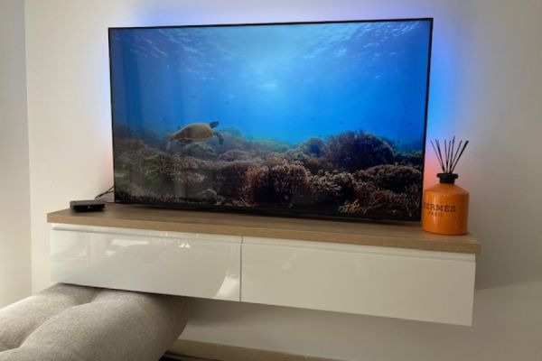 Meuble TV , une cuisine réalisée par SoCoo'c Fréjus