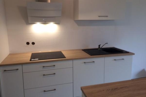 La cuisine blanche et bois de Mme et Mr D, une cuisine réalisée par SoCoo'c Lille Englos
