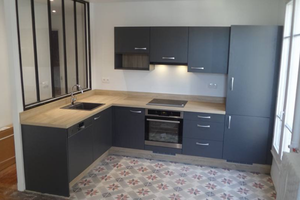 Bienvenue dans la cuisine en L de Camille !, une cuisine réalisée par SoCoo'c Paris République