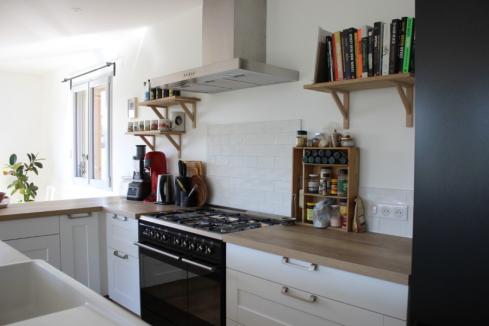 La cuisine campagne de Margaux et Gregory, une cuisine réalisée par SoCoo'c Macon
