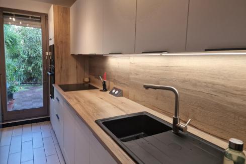 La cuisine blanche et bois de Maxime et Solène, une cuisine réalisée par SoCoo'c Aix en Provence