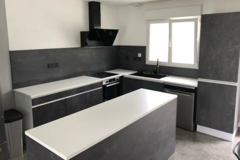 Cuisine grise et blanche, une cuisine réalisée par SoCoo'c Orléans Olivet