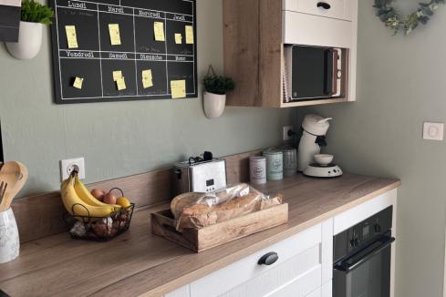 Cuisine blanche et bois campagne et moderne, une cuisine réalisée par SoCoo'c Cognac