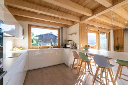 Cuisine blanche , une cuisine réalisée par SoCoo'c Sallanches