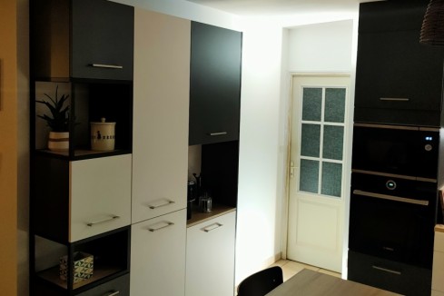 La cuisine noire et blanche de Claudie et Olivier , une cuisine réalisée par SoCoo'c Ancenis