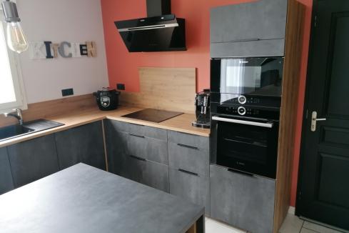 La cuisine Anthracite et Bois , une cuisine réalisée par SoCoo'c Dieppe