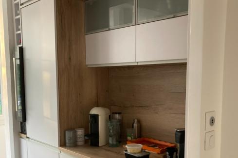 La cuisine  blanche et bois de M et MME L. , une cuisine réalisée par SoCoo'c Amiens