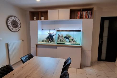 Superbe aménagement de meubles pour aquarium, une cuisine réalisée par SoCoo'c Saint Brieuc/Langueux