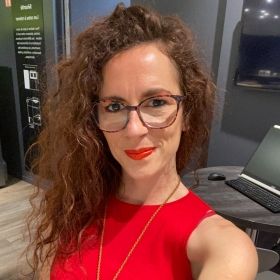 STEPHANIE, Manager