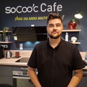 Léo, Kitchener