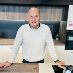 Léopold , Manager