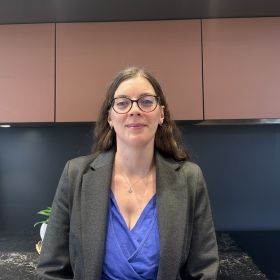 Stéphanie, Manager