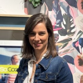 Julie, Manager
